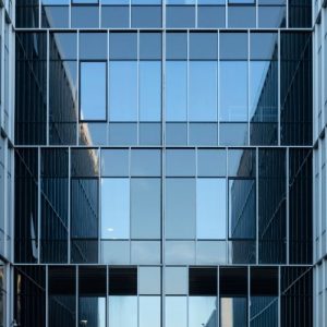 Vệ sinh thiết bị và bàn giao công trình